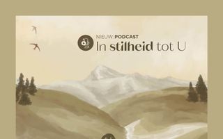 Een illustratie bij de podcast ”In stilheid tot U”. Tekening van een landschap met bergen, heuvels en bomen.