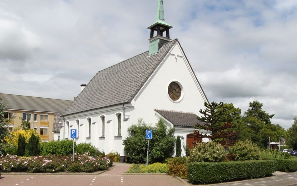 Het nieuw uitgebrachte memoryspel van de Gereformeerde Gemeenten bevat ook foto’s van het kerkgebouw van de gereformeerde gemeente te Hoofddorp. beeld Jaap Sinke