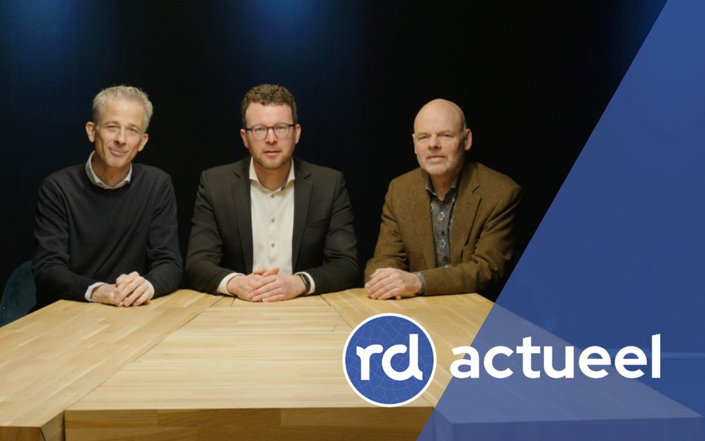 Maarten Stolk, Gijsbert Bouw en Addy de Jong aan de studiotafel