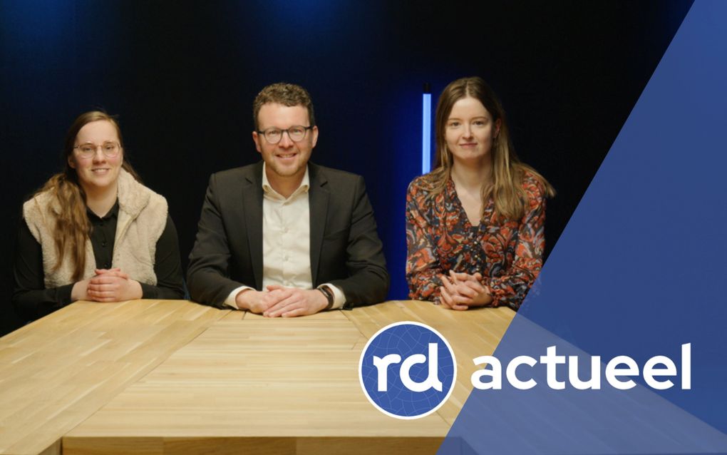 Arieke Smits, Gijsbert Bouw en Aline de Bruin aan de studiotafel. beeld RD