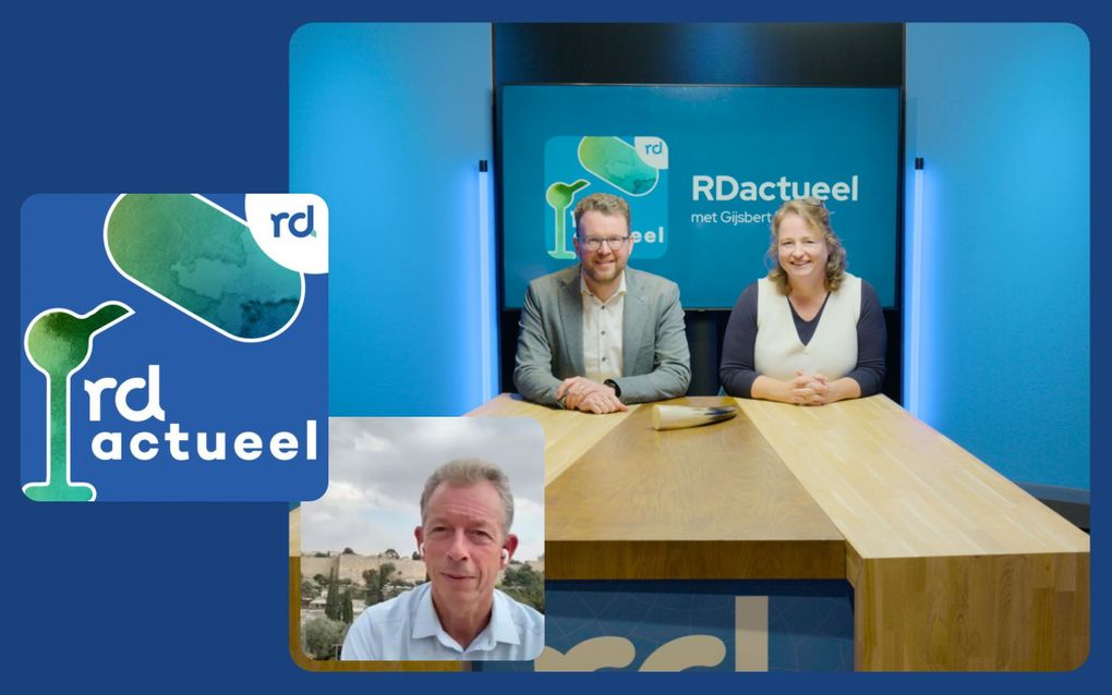 Twee presentatoren aan de studiotafel van RDactueel, met een gast in een video-inzet.