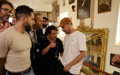 Županja Utrechta se je zapletla v pretep s pro-palestinskimi demonstranti