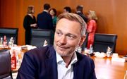 De Duitse minister van Financiën, Christian Lindner, heeft gewaarschuwd dat er dit jaar in principe geen extra geld beschikbaar is voor nieuwe, nog niet geplande wapenleveranties. beeld EPA, Flip Singer