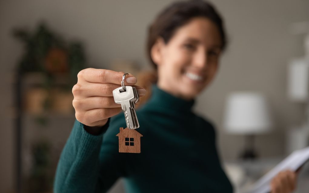 Sommige woningcorporaties verhuren omgebouwde huizen aan twee singles om de wachtlijsten terug te dringen. beeld iStock 