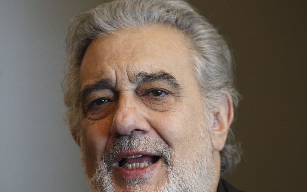 Madrilenen klapten vorige week ruim een half uur voor de tenor Placido Domingo. Foto EPA.