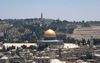 De Tempelberg in Jeruzalem met de Rotskoepel. Het gebouw is, in tegenstelling tot wat veel niet-moslims denken, géén moskee maar een gedenkplaats. Nabij de Rotskoepel bevindt zich de Al-Aqsamoskee, een van de eerste en heiligste moskeeën van de islam. beeld RD