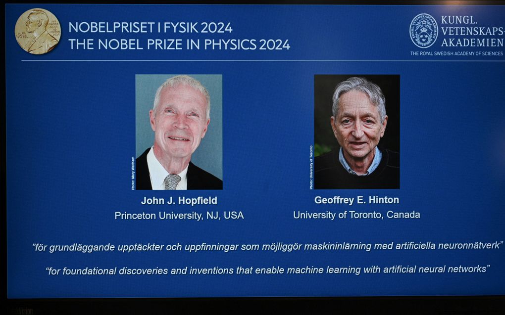 De laureaten van de Nobelprijs voor de Natuurkunde 2024: de Amerikaanse natuurkundige John J. Hopfield en de Canadees-Britse computerwetenschapper en cognitief psycholoog Geoffrey E. Hinton. beeld AFP, Jonathan Nacktstrand