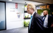 Geert Wilders (PVV) arriveert voor de formatiegesprekken met de formerende partijen PVV, VVD, NSC, BBB en formateur Richard van Zwol. beeld ANP, Robin Utrecht
