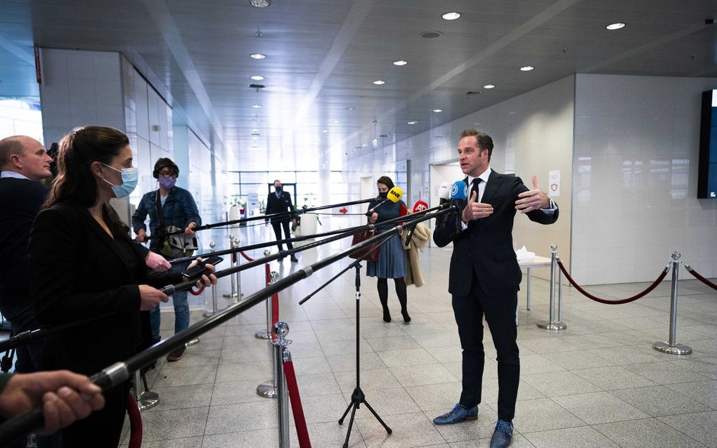 Van Zelst:  „De druk in de eerstelijns- en tweedelijnszorg is zo gigantisch hoog. De overheid kan zich nu geen fouten veroorloven.” Foto: minister De Jonge. beeld ANP, Jeroen Jumelet