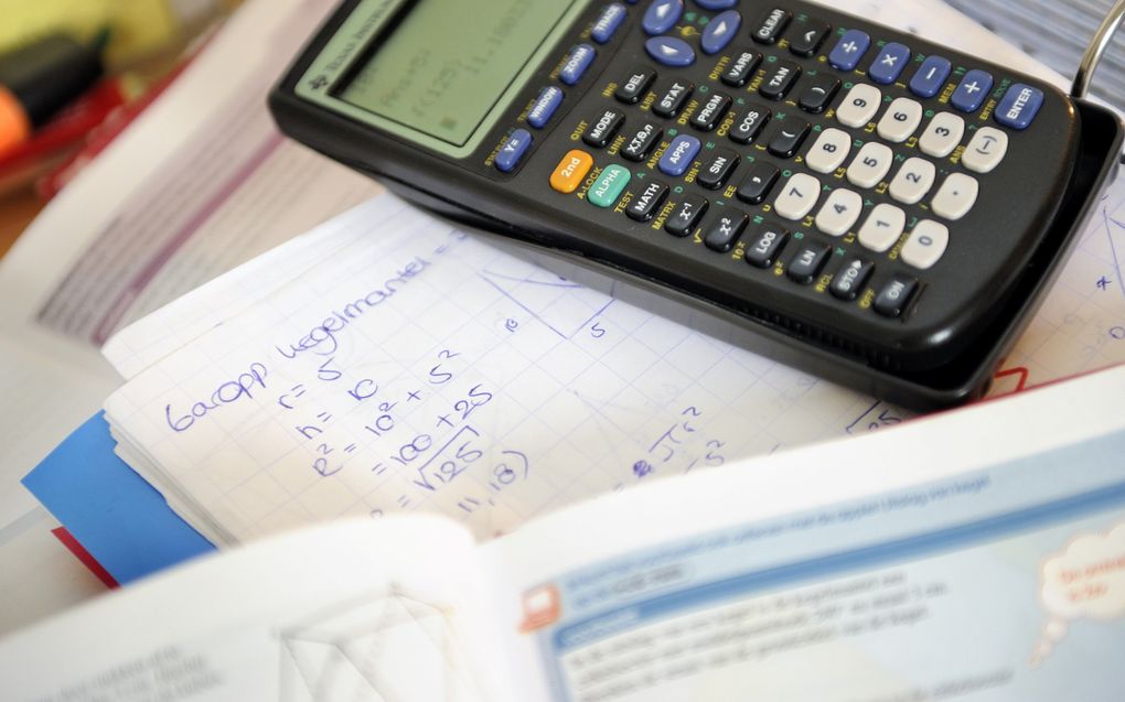 Tienduizenden leerlingen zitten deze weken in de boeken voor hun eindexamens, die voor de meeste examenkandidaten op vrijdag 9 mei van start gaan. beeld ANP Lex van Lieshout