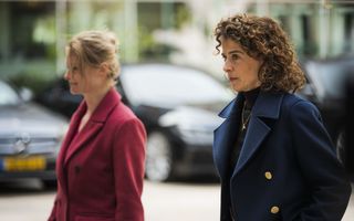 Minister Hermans staat de pers te woord voorafgaand aan de wekelijkse ministerraad