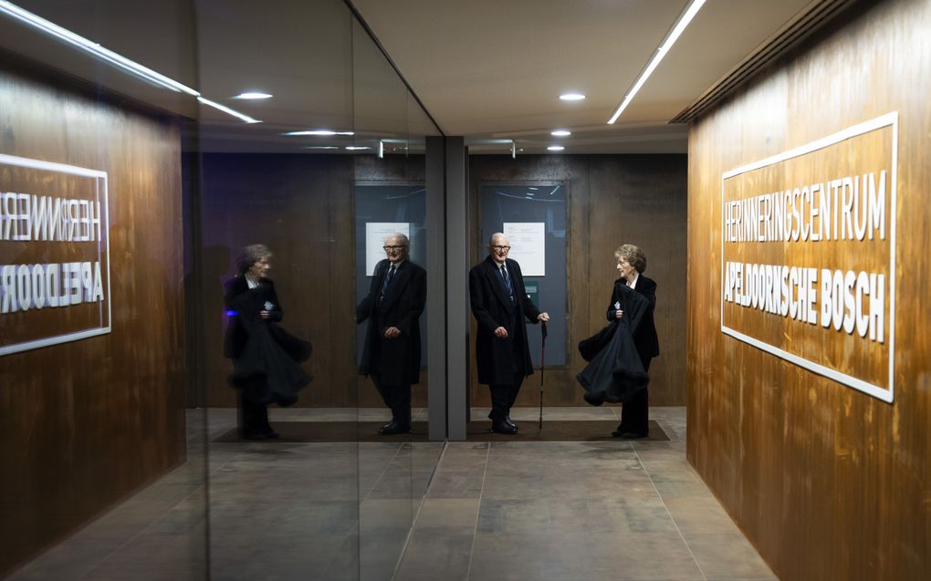 Prinses Margriet en Pieter van Vollenhoven in de aanbouw bij het vernieuwde Herinneringscentrum Het Apeldoornsche Bosch. beeld ANP, Jeroen Jumelet