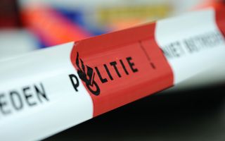 Wit met rood afzetlint van de politie.