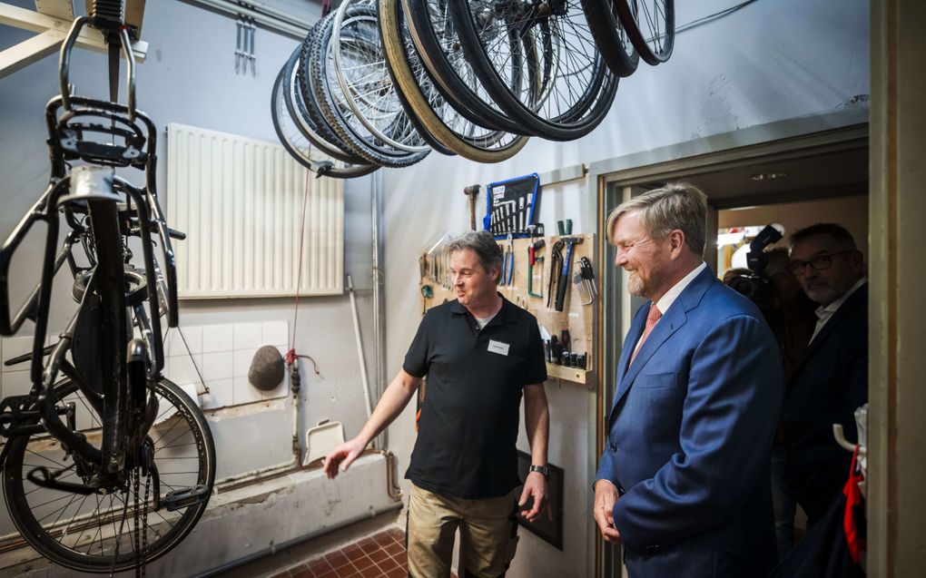 Koning Willem-Alexander spreekt tijdens werkbezoek Lelystad waardering uit voor kerkelijke hulpverle