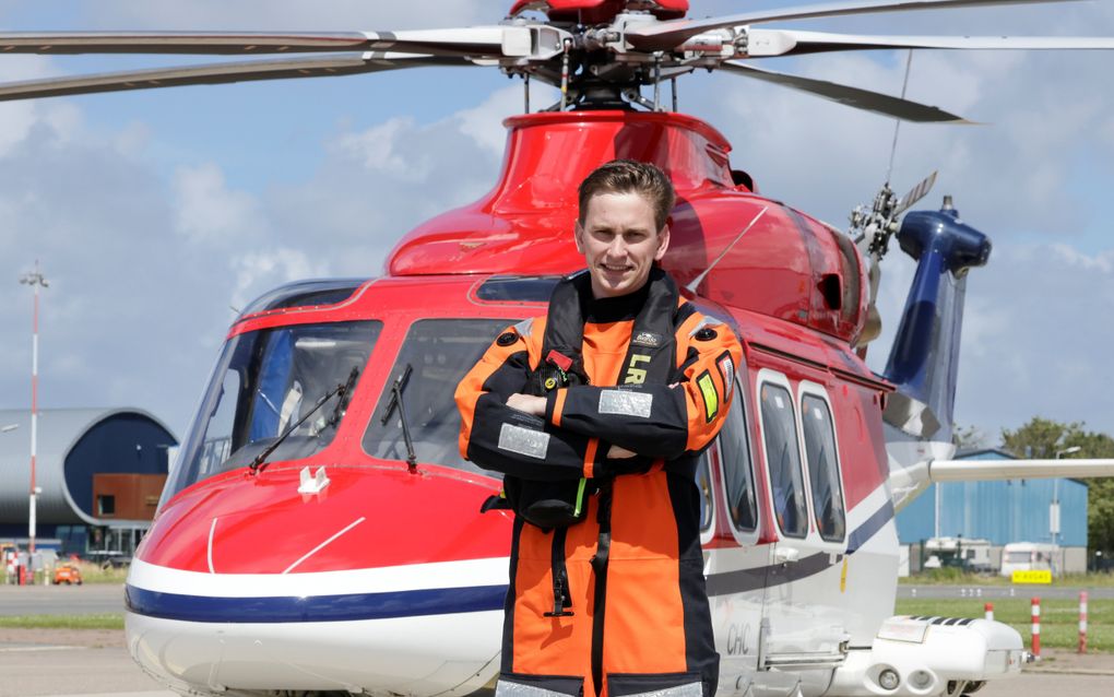 Stema Systems helpt ook met het positioneren van boorplatforms op zee. De bedrijfsingenieurs komen daar met de helikopter. Wanneer die vertrekt, hangt onder andere af van het weer. De werkzaamheden kunnen daarom op zondag vallen. „Mede om die reden kan ik helaas niet mee met helikopterprojecten”, zegt Klop. beeld Martin Mooij