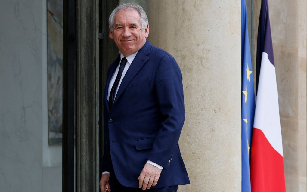 MoDem-leider François Bayrou arriveert bij het Elysée voor een ontmoeting met overheidsvertegenwoordigers. beeld AFP, Ludovic Marin