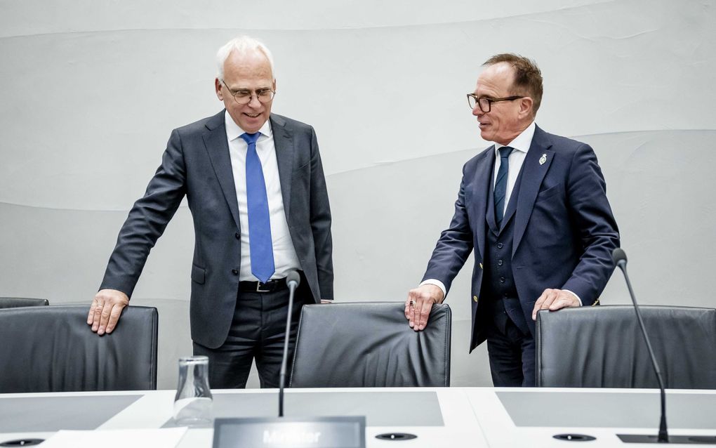 Demissionair ministers Piet Adema (Landbouw, Natuur en Voedselkwaliteit) tijdens een debat met de Kamer over het mestbeleid. beeld ANP, Remko de Waal