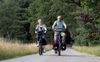 Henk en Mariet van de Maat uit Rijssen gaan al jaren op fietsvakantie. beeld Ruben Meijerink