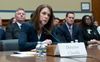 Kimberly Cheatle, directeur van de Amerikaanse Secret Service, getuigt maandag tijdens een hoorzitting van een commissie van het Huis van Afgevaardigden. beeld AFP, Chris Kleponis.