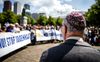 Een man met keppeltje tijdens een demonstratie tegen antisemitisme in Den Haag. beeld ANP, Remko de Waal