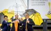 Koning Willem-Alexander was in oktober vorig jaar bij de start van de aanleg van het eerste deel van een landelijke waterstofnetwerk. beeld ANP, Koen van Weel