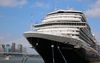Cruiseschip Rotterdam VII in Rotterdam. De gemeente Amsterdam wil alleen nog uitstootvrije cruiseschepen in de haven zien. beeld TekstPast