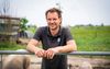 Albert Boersen is boer en bedrijfsleider op herenboerderij De Vlinderstrik in Rotterdam-Noord. beeld Van der Wal Fotografie, Rens de Groot
