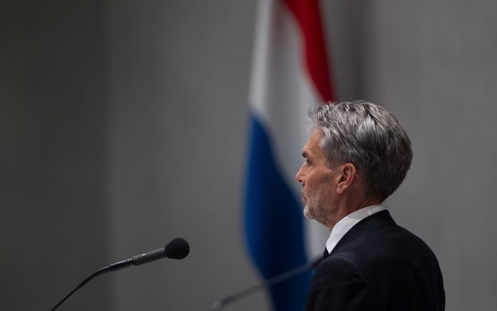 Minister-President Dick Schoof tijdens het debat over de regeringsverklaring in de plenaire zaal van de Tweede Kamer. beeld ANP, JEROEN JUMELET