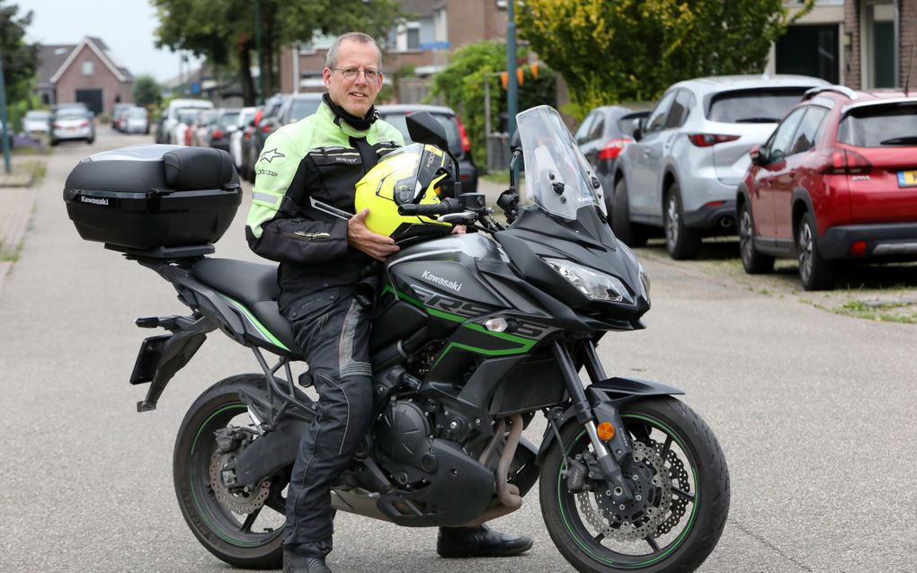 Techniekleraar Hans Schenkel uit Lopik rijdt jaarlijks zo’n 10.000 motorkilometers en heeft nog nooit een ongeval gehad. beeld VidiPhoto