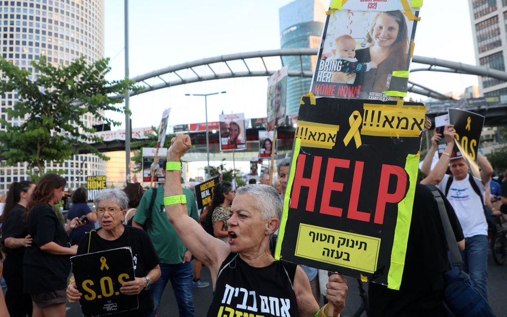 Demonstratie voor de vrijlating van gijzelaars in Tel Aviv. beeld AFP, Gil Cohen-Magen