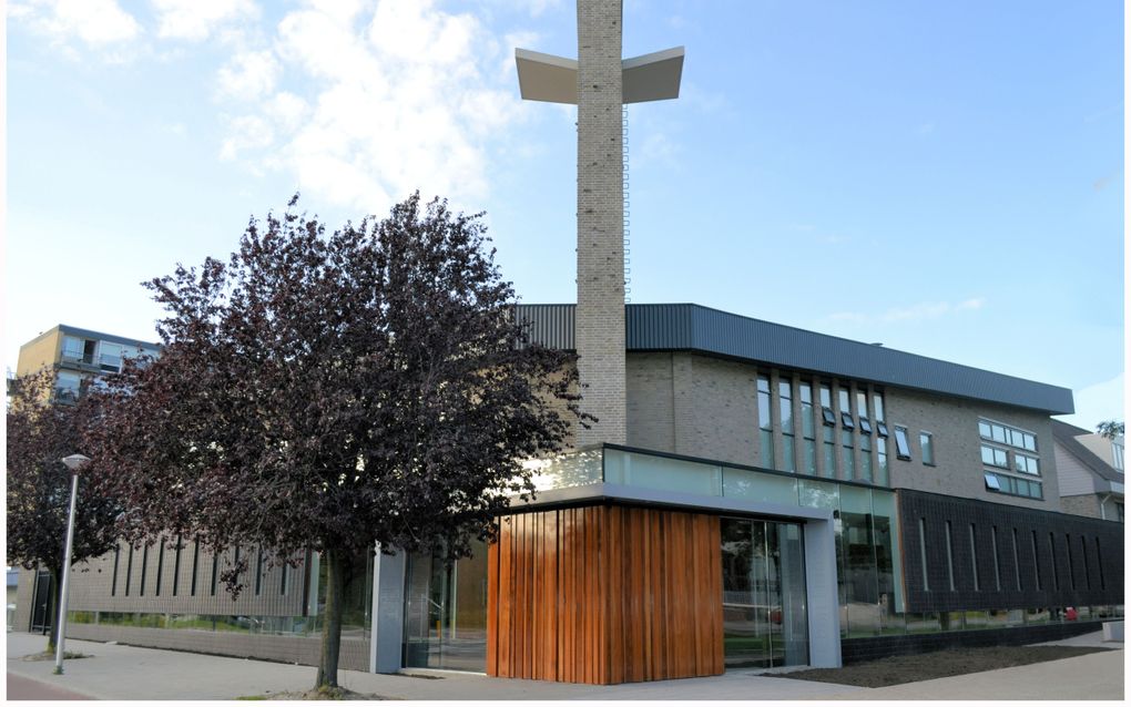 Het kerkgebouw van de gereformeerde gemeente te Zwijndrecht na de vorige renovatie in 2012. beeld RD