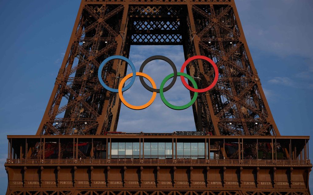 De Eiffeltoren in Parijs, waar vrijdag de Olympische Spelen werden geopend. beeld AFP, Emmanuel Dunand