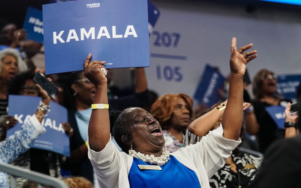 Aanhangers van Kamala Harris dinsdag tijdens een campagnebijeenkomst in Atlanta. beeld AFP, Elijah Nouvelage