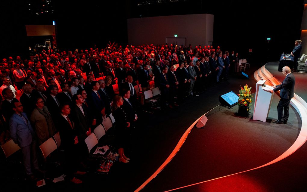 SGP’ers luisteren naar de toespraak van partijvoorzitter Dick van Meeuwen op de partijdag in Nieuwegein eerder dit jaar. beeld Cees van der Wal 