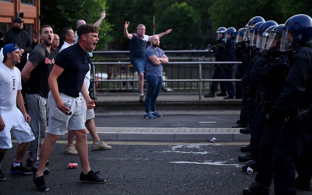 Rellen in Bristol. beeld AFP, JUSTIN TALLIS