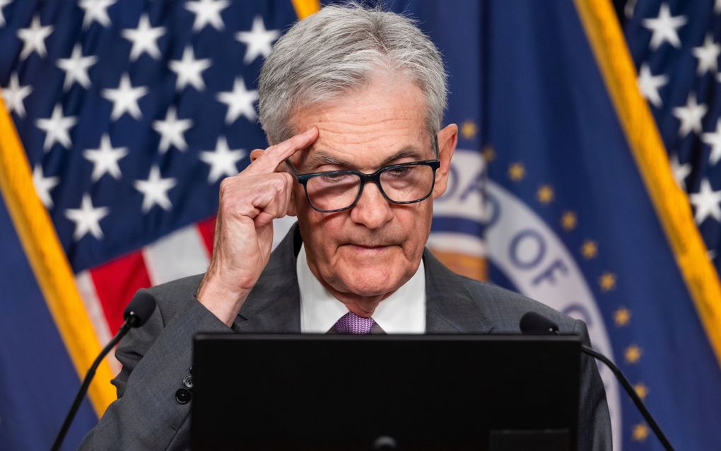 Topman Jerome Powell van de Fed, de Amerikaanse centrale bank, zal in september naar verwachting een eerste renteverlaging aankondigen. beeld EPA, Jim Lo Scalzo