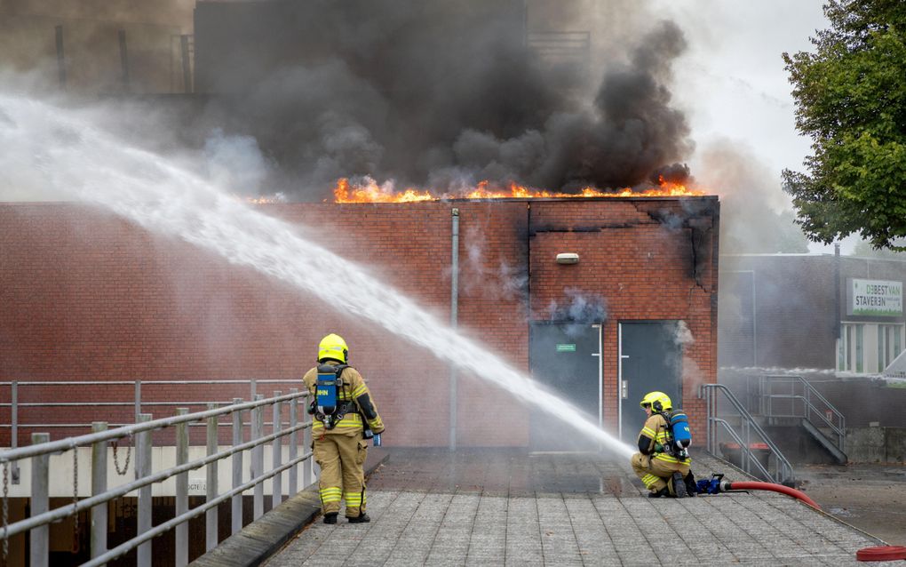 De brandweer heeft het winkelcentrum ontruimd. beeld ANP, Mizzle Media