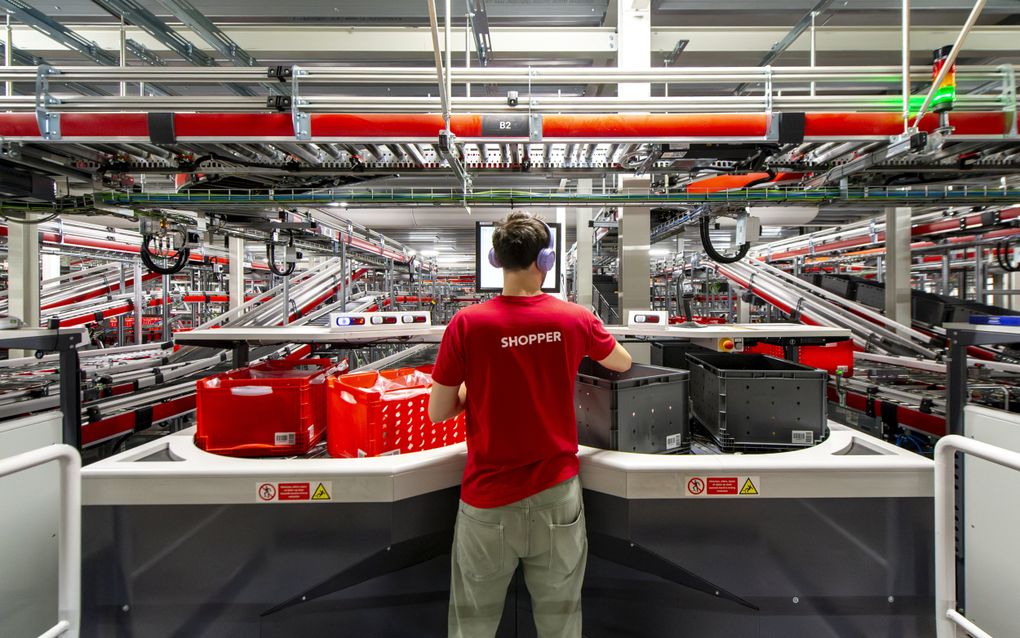 In 2022 opende Picnic een gerobotiseerd distributiecentrum in Utrecht. Dat leidde volgens directeur Muller tot winstcijfers in Nederland. beeld AFP, Nick Gammon