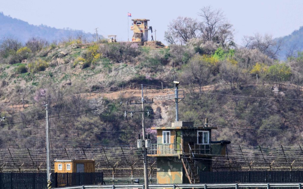 Een grenspost in Noord-Korea. beeld AFP, Anthony Wallace 