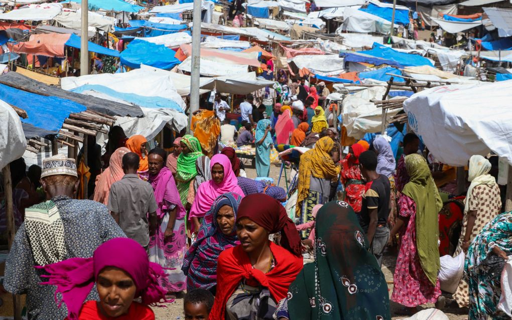 Een markt in de Ethiopische hoofdstad Addis Abeba. Goederen zijn hier onlangs duurder geworden, nu de wisselkoers van de birr is vrijgegeven. beeld Xinhua