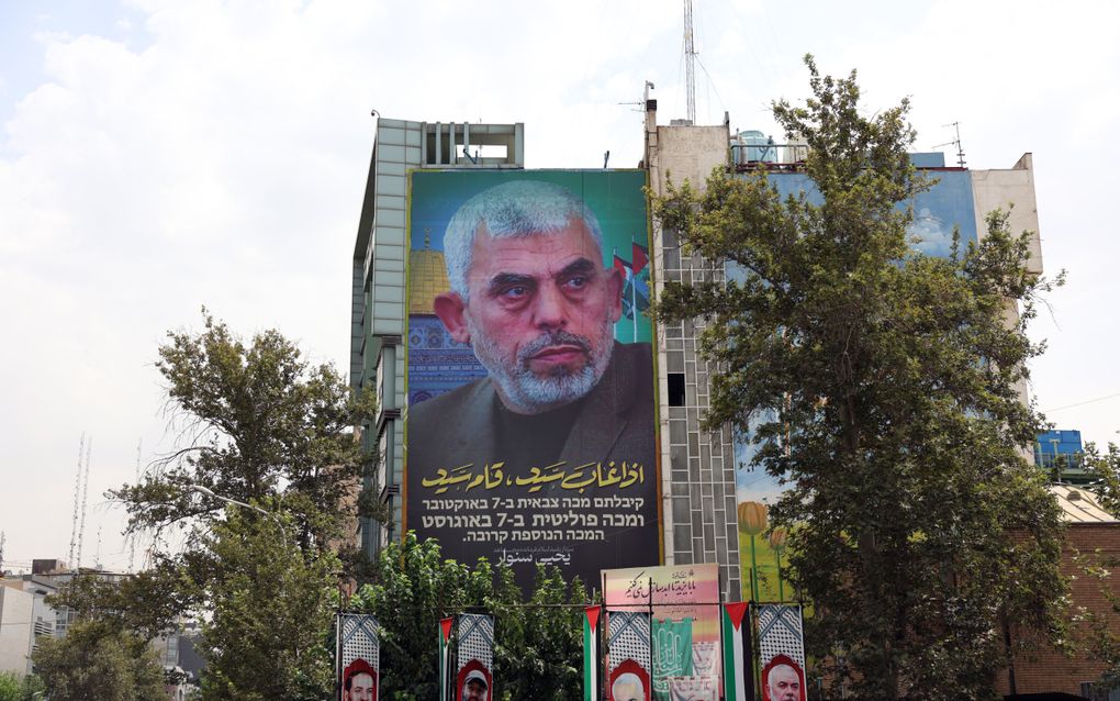 Een afbeelding van Yahya Al-Sinwar, de belangrijkste leider van Hamas op een billboard in de Iraanse hoofdstad Teheran. Beel EPA