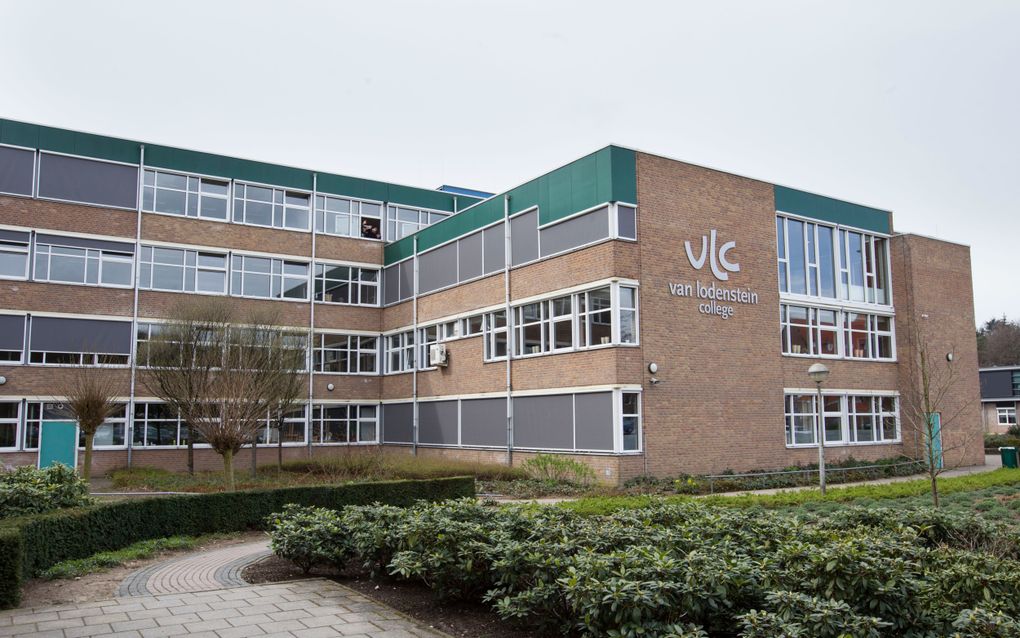 Het gebouw van het Van Lodenstein College in Amersfoort. beeld RD, Anton Dommerholt