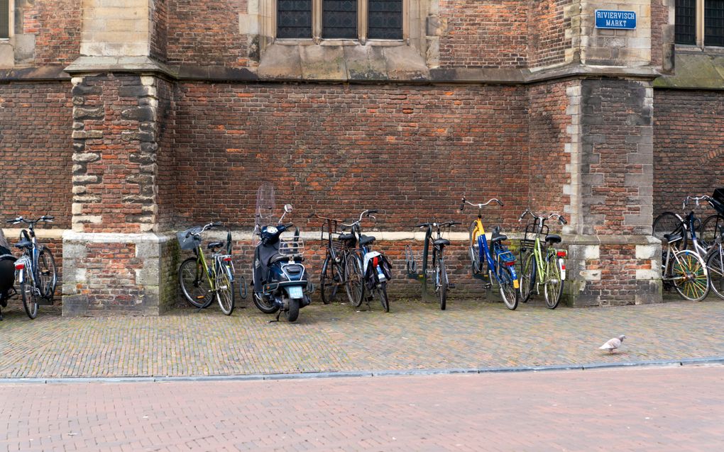 Kerken nemen vaker maatregelen tegen diefstal van bijvoorbeeld fietsen tijdens de eredienst. beeld iStock