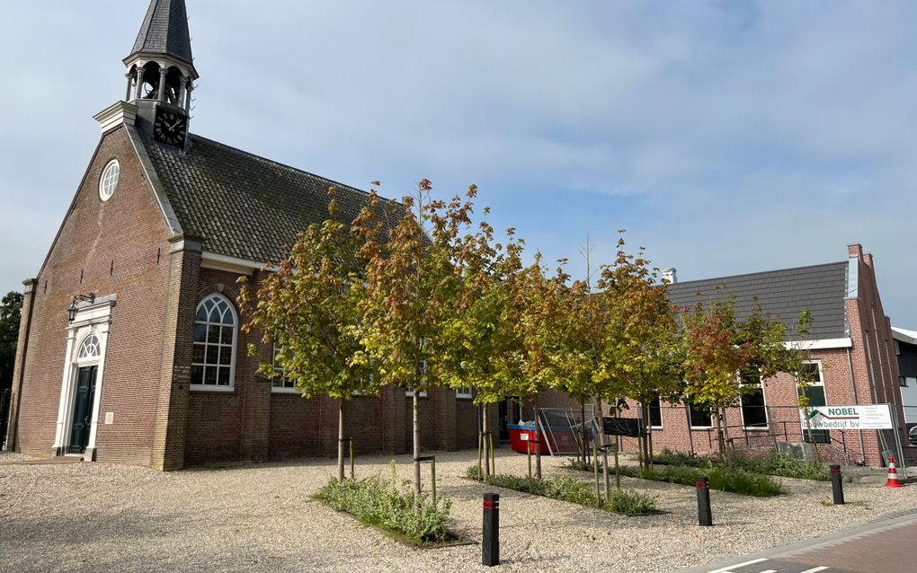 De hervormde kerk in Noorden, met rechts de aanbouw. beeld RD