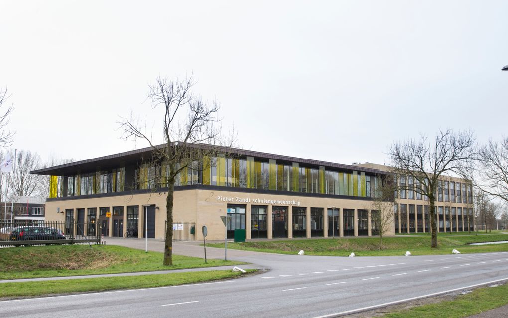 De hoofdvestiging van de Pieter Zandt scholengemeenschap in Kampen. beeld RD, Anton Dommerholt