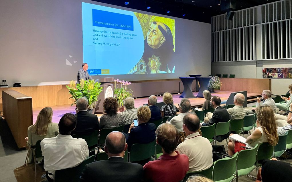 Bij de opening van het academisch jaar van de faculteit religie en theologie aan de Vrije Universiteit Amsterdam sprak maandagochtend naast Kathleen Ferrier ook prof. dr. Gijsbert van den Brink. beeld Arjen Zijderveld