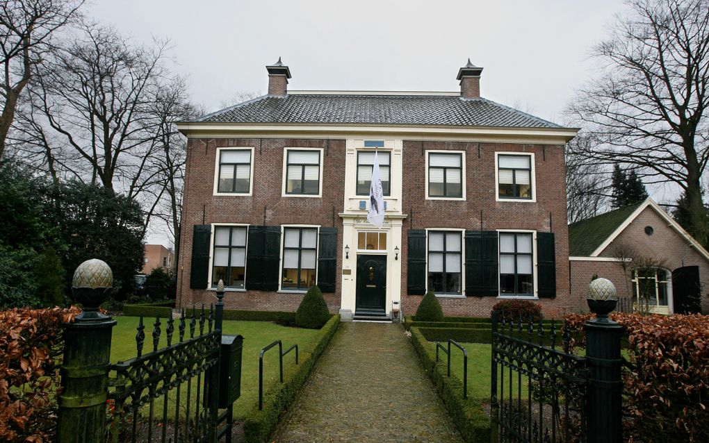 De Oude Pastorie in Voorthuizen. Het pand is niet meer in bezit van de hervormde gemeente. Voor sommige woningeigenaren leidt de zogenoemde villabelasting tot een onevenredig zware belastingdruk. Ook monumentale pastorieën kunnen hiermee te maken hebben. beeld RD, Anton Dommerholt