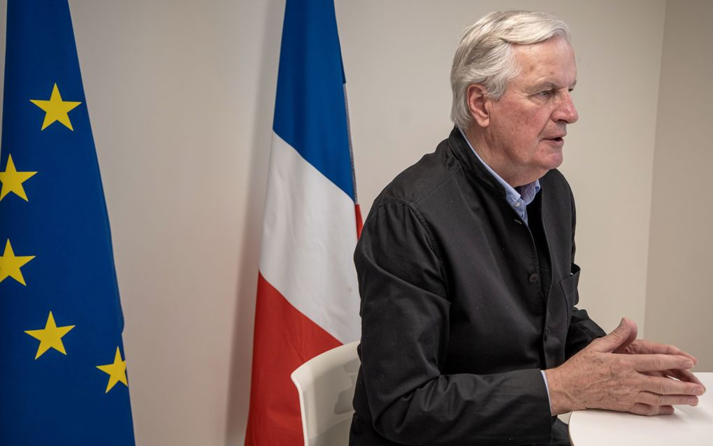 Michel Barnier is de nieuwe premier van Frankrijk. De 73-jarige heeft in binnen- en buitenland zijn sporen verdiend.  beeld EPA, Christophe Petit Tesson