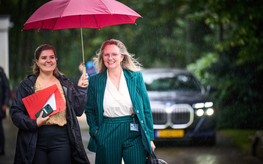 Minister Fleur Agema (rechts) komt aan bij het Catshuis voor de eerste reguliere ministerraad na het zomerreces. beeld ANP, Phil Nijhuis