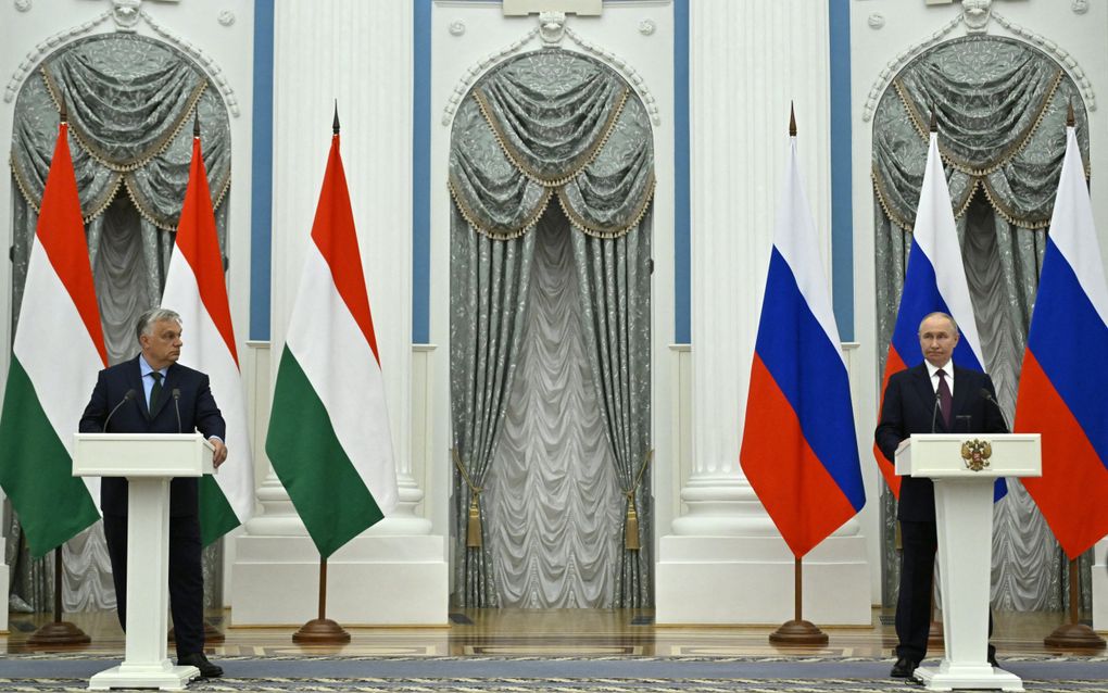 Op 5 juli, kort nadat Hongarije EU-voorzitter was geworden, ontmoetten Orbán en Poetin elkaar in het Kremlin. beeld AFP, Alexander Nemenov